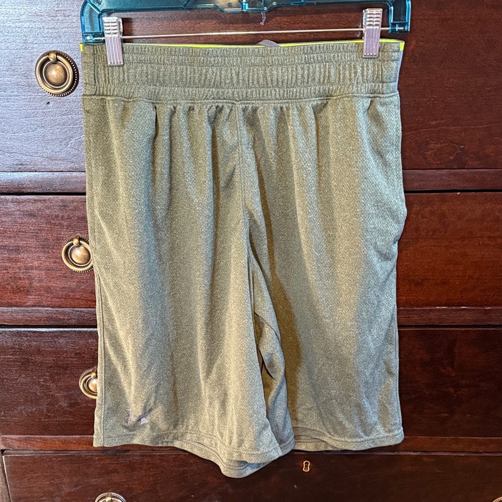 Under Armour Men's Green Athletic Shorts Size Medium